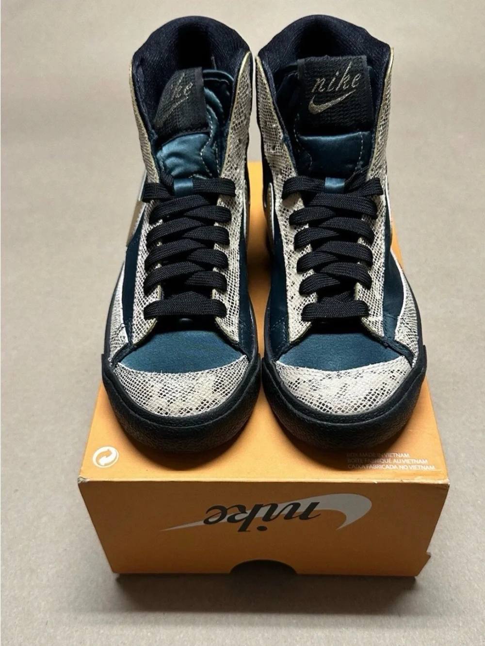 Nike Blazer '77 Mid Lucha Libre Women’s size 5.5 Shoes NEW!